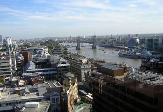 London Tower und Tower Bridge 2006-10-12 13-53-24
